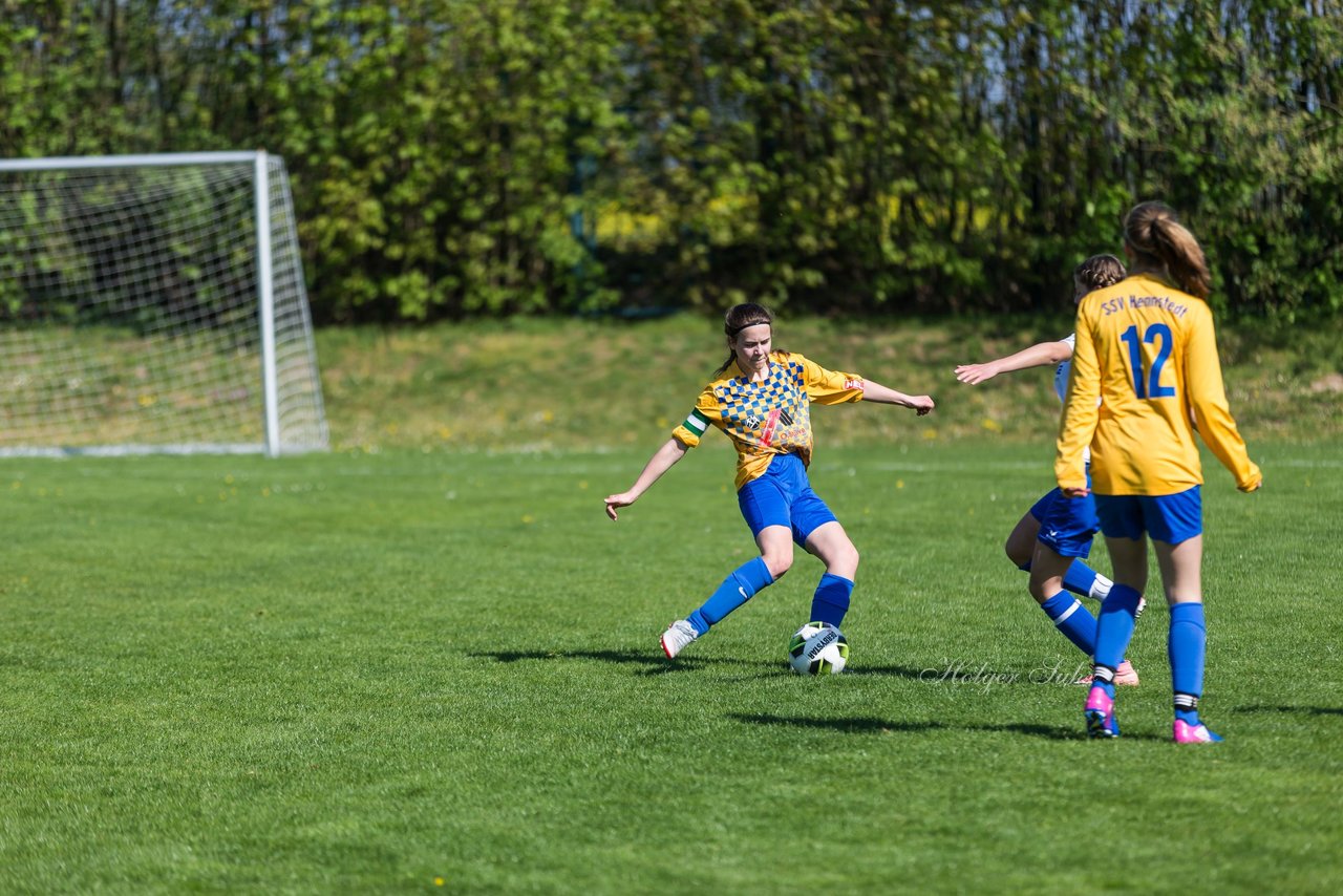 Bild 192 - B-Juniorinnen Bramstedter TS - SSV Hennstedt : Ergebnis: 3:7